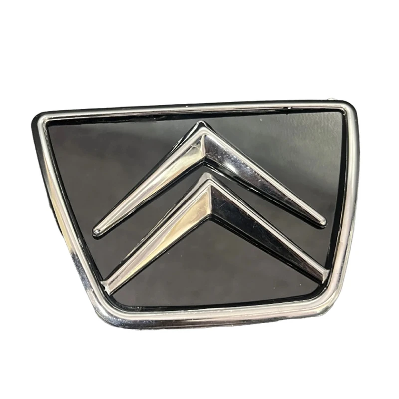 آرم جلو پنجره خودرو چیکال مدل آبکاری کد P-2090 مناسب برای پژو 405