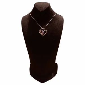 گردنبند زنانه مدل قلب عاشق نگین دار کد G-02