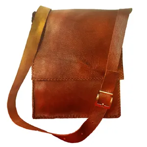 کیف دوشی چرم دست دوز سارا بانو مدل خورشید طلایی