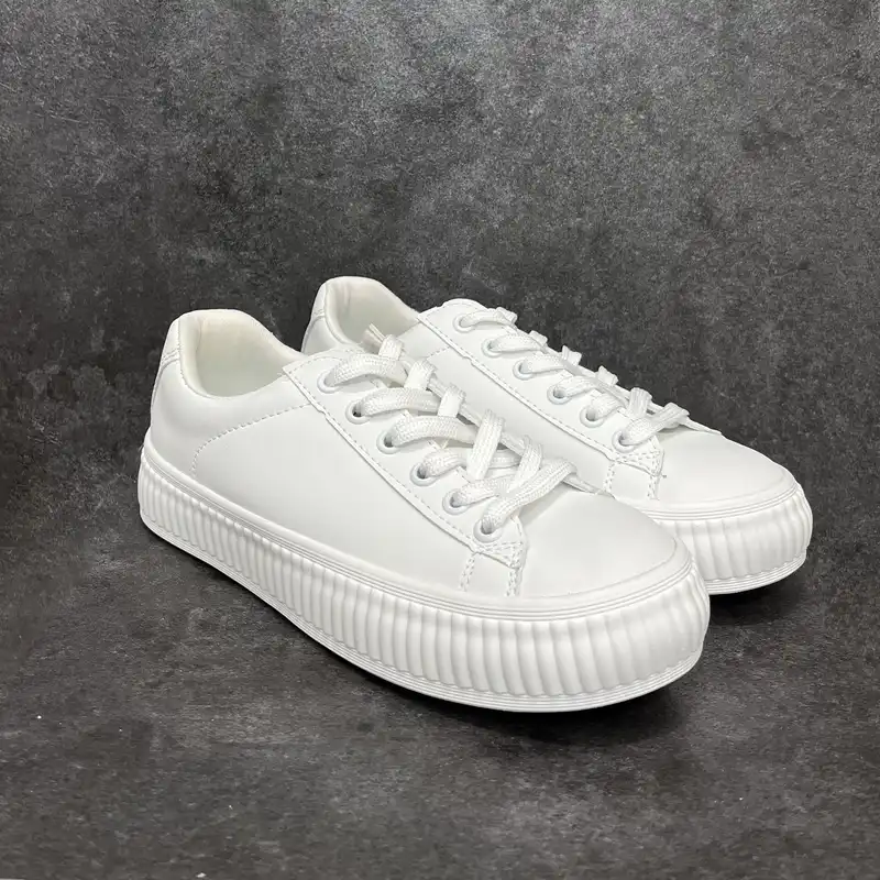 کفش روزمره زنانه مدل موگه 1