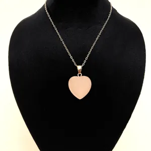 گردنبند زنانه مدل قلب سنگ رز کوارتز کد ۱۱۷