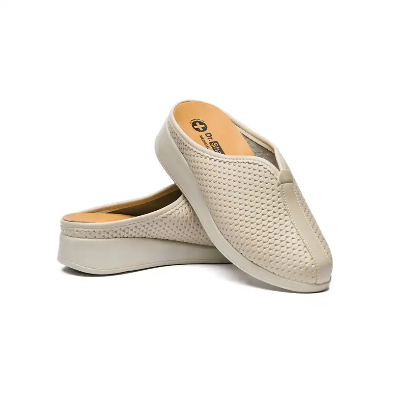 صندل زنانه مدل پروانه رنگ کرم