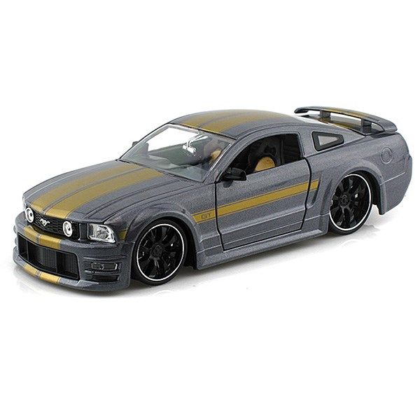 ماشین بازی جادا مدل 2006 Ford Mustang GT ماشین بازی جادا مدل 2006 Ford Mustang GT