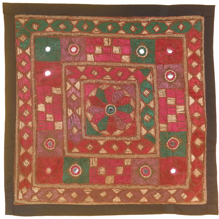 رومیزی سوزن دوزی مدل عسلی کد SOO36