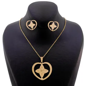نیم ست زنانه مدل قلب و ستاره کد tdn168