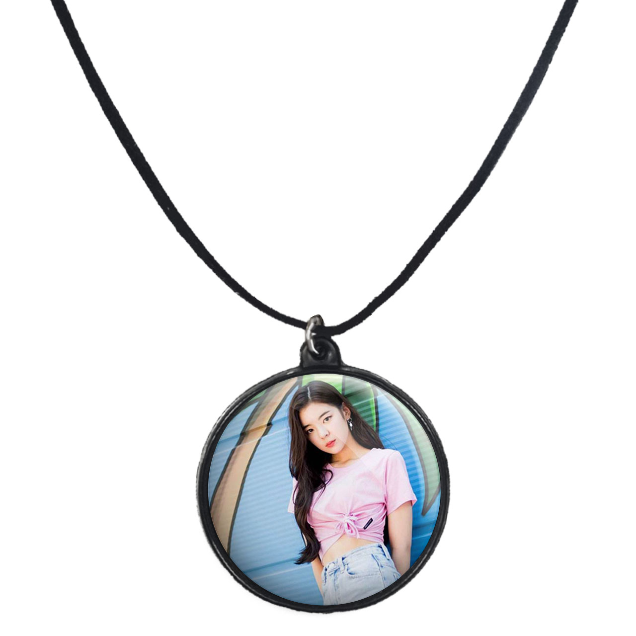 گردنبند پرمانه طرح گروه موسیقی ایتزی کد pmb.13091 مدل دو طرفه