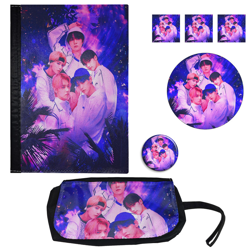 کلاسور مدل گروه موسیقی تی اکس تی کد A3 همراه جامدادی و زیر لیوانی و پیکسل و استیکر مجموعه 7 عددی