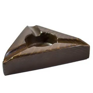 زیر سیگاری طرح مثلث