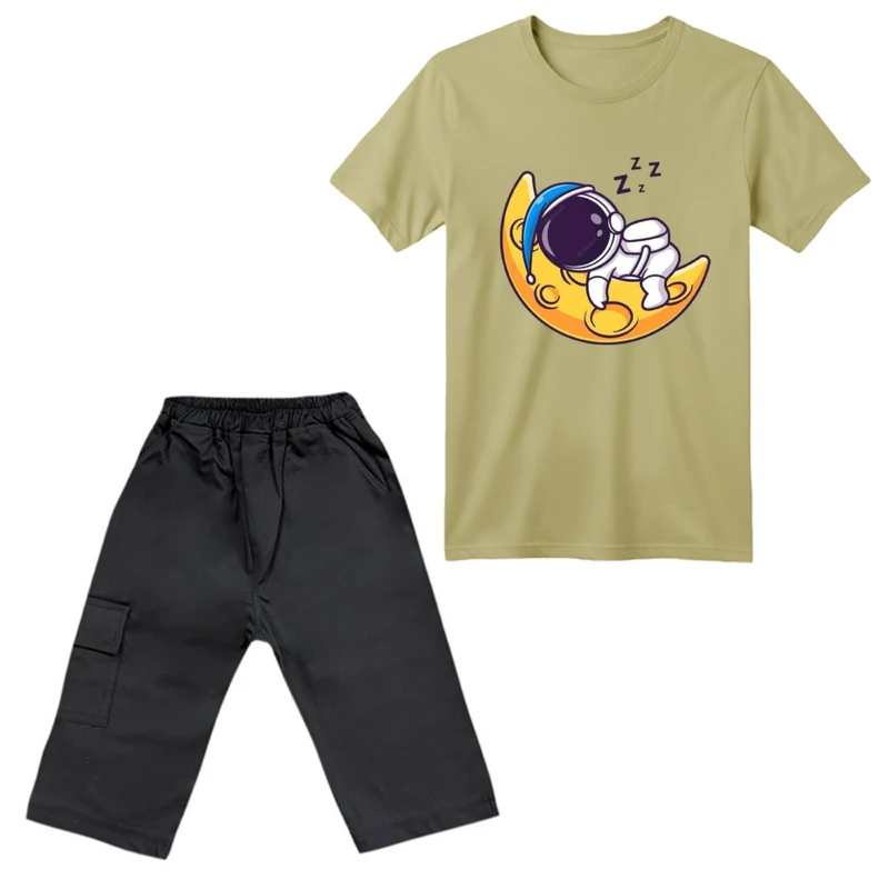 ست تی‌شرت آستین کوتاه و شلوارک پسرانه مدل فضانورد کد ۴