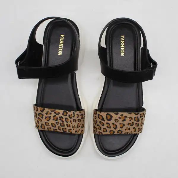 صندل زنانه پاپا مدل ملودی پلنگی کد 1388-CR