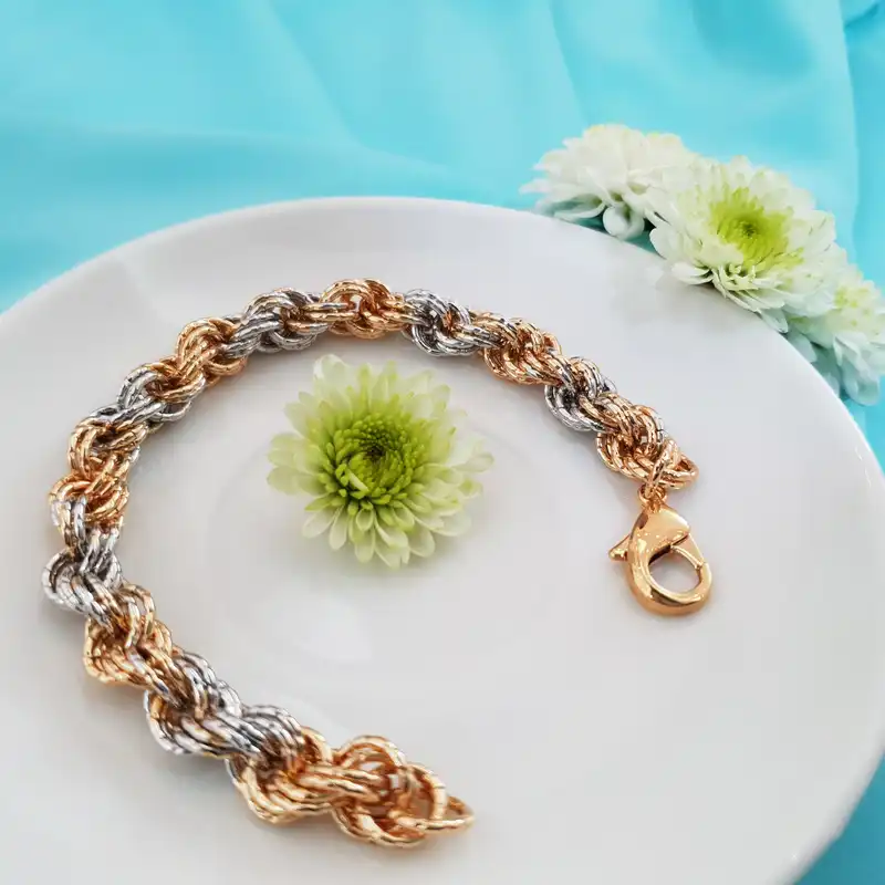 دستبند زنانه ژوپینگ مدل DD250