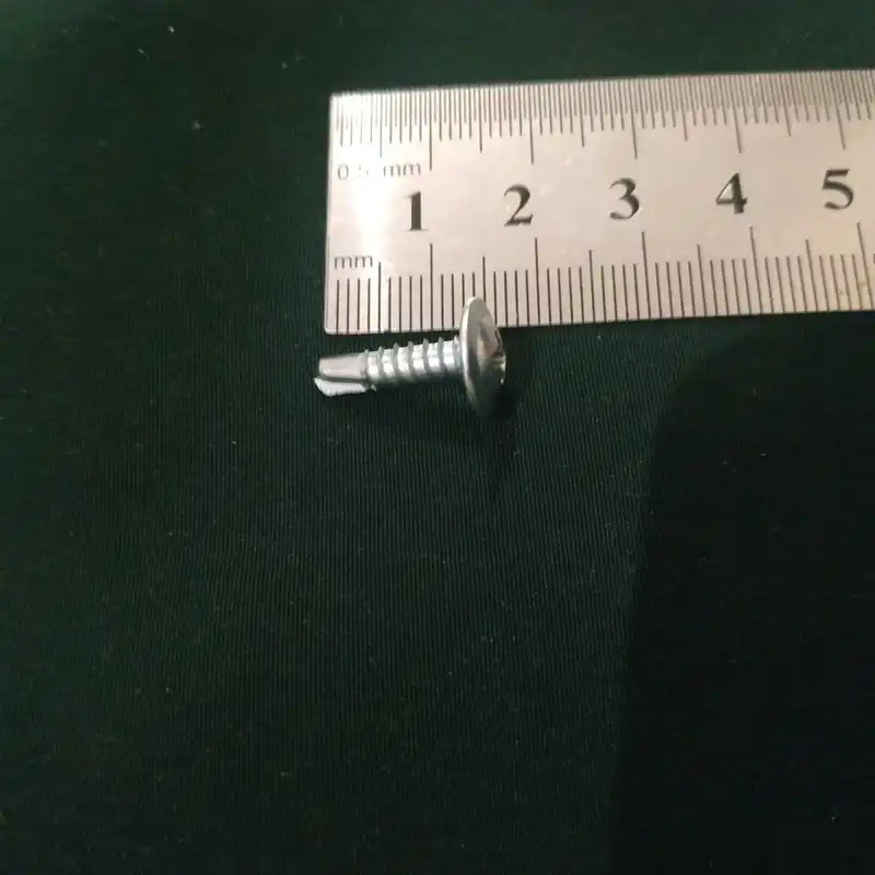 پیچ سرمته مدل واشردار کد PV 4/18 بسته 20 عددی