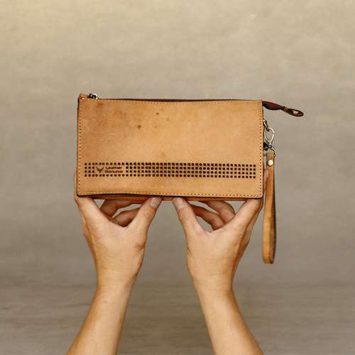 کیف دستی مردانه چرم بارثاوا مدل 1304c