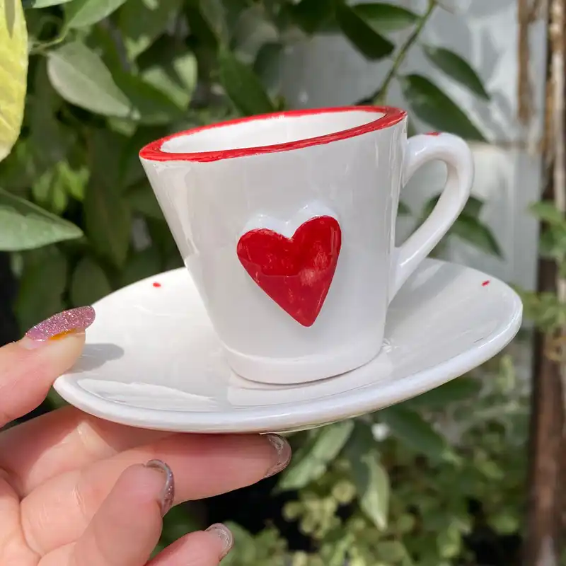 ست فنجان و نعلبکی سرامیکی مدل قلب برجسته