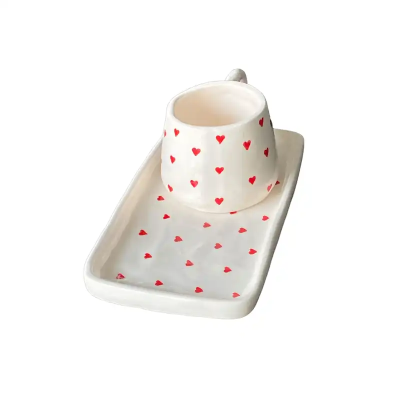 ست فنجان و زیر لیوانی سرامیکی مدل قلب