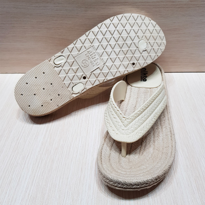 دمپایی لاانگشتی زنانه نیکتا مدل ستایش کد 010