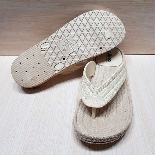 دمپایی لاانگشتی زنانه نیکتا مدل ستایش کد 010 دمپایی لاانگشتی زنانه نیکتا مدل ستایش کد 010