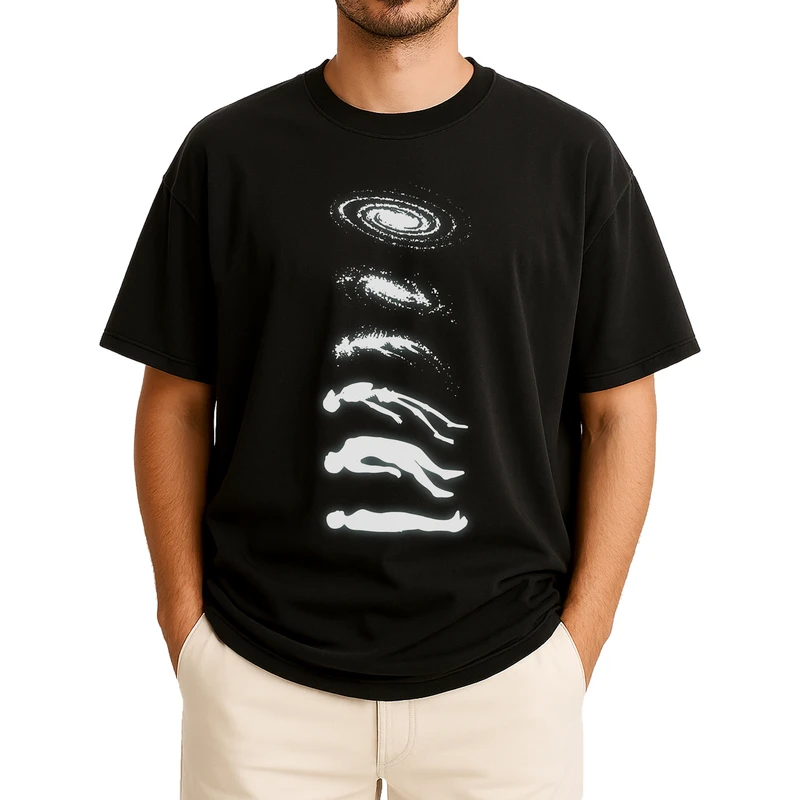 تی‌شرت آستین کوتاه مردانه باهرپوش شرق مدل جدا شده از زمین تا بینهایت z478