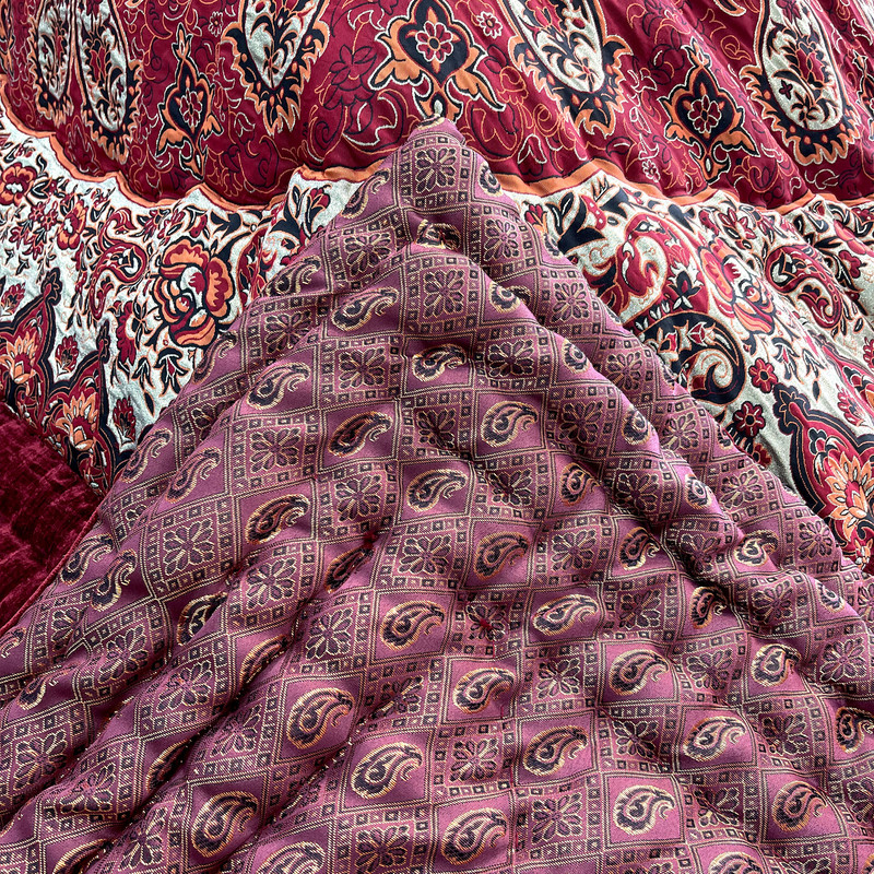 لحاف کرسی طرح نسترن کد20021 سایز400×400 سانتی متر لحاف کرسی طرح نسترن کد20021 سایز400×400 سانتی متر