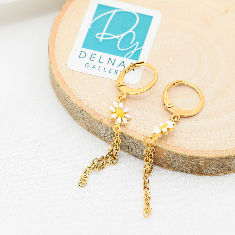 گوشواره زنانه دلنار گالری مدل بابونه گوشواره زنانه دلنار گالری مدل بابونه