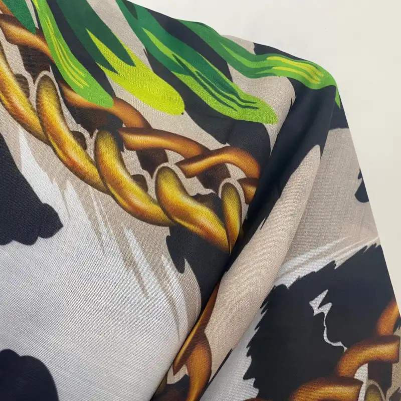 روسری زنانه مدل نخی چهارفصل قواره بزرگ کد 1207