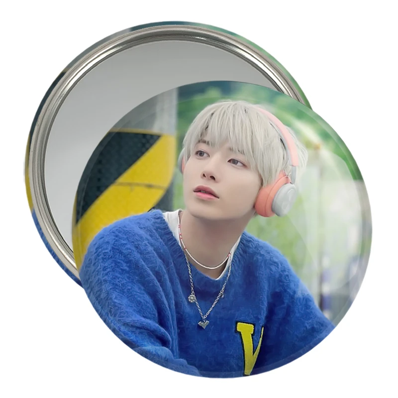 آینه جیبی خندالو مدل تهیون گروه تی اکس تی TXT  کد 20051