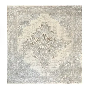 فرش ماشینی 480 شانه زمینه کرم حاشیه سیلور مدل 1731