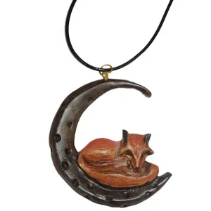 گردنبند مدل چوبی روباه و ماه