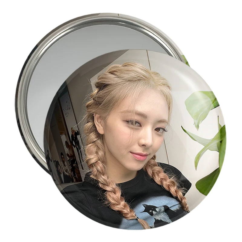 آینه جیبی خندالو مدل یونا گروه ایتزی ITZY  کد 20219