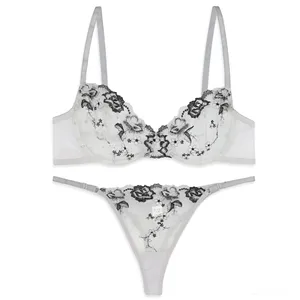 ست شورت و سوتین توری زنانه برتا کد 2020TO