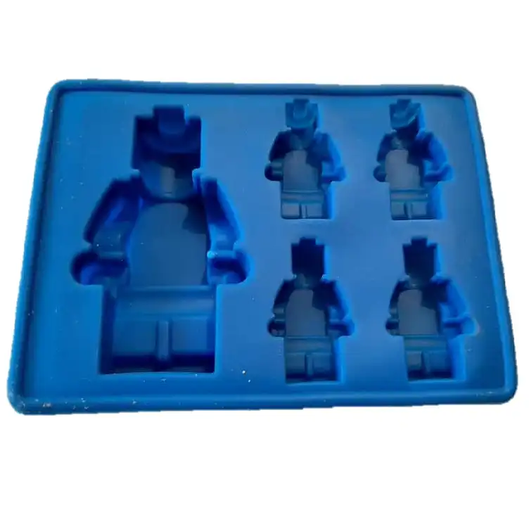 قالب ژله و دسر طرح آدم آهنی مدل Pe166