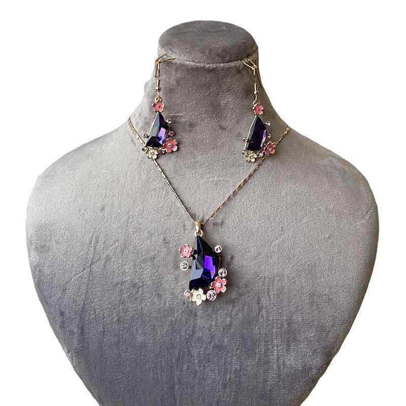 نیم ست زنانه کلیو مدل ذوزنقه درخشان