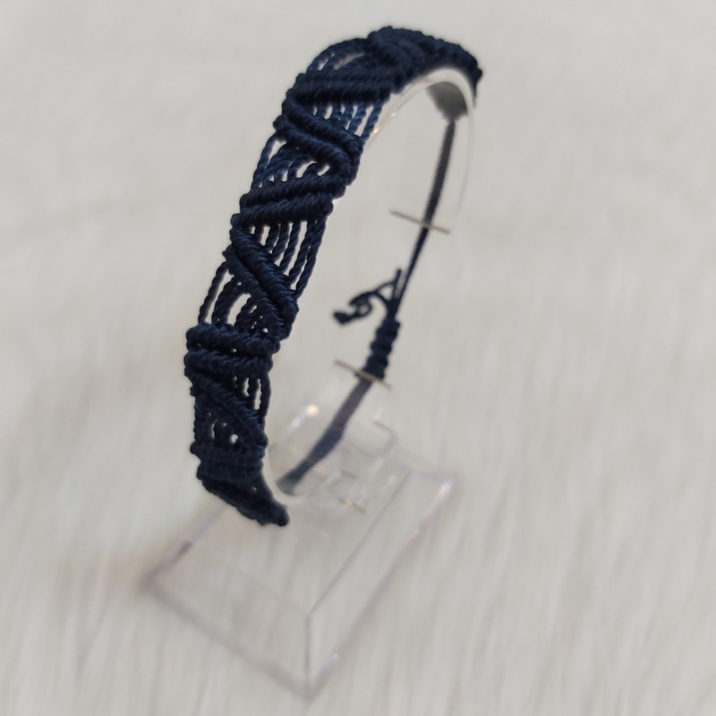 دستبند دخترانه مدل حصیری طرح بافت کد baf110 دستبند دخترانه مدل حصیری طرح بافت کد baf110