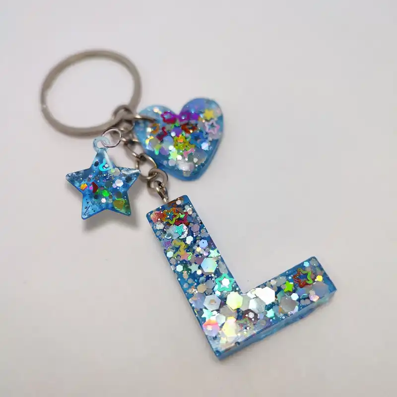 جاکلیدی مدل حرف ال l Lطرح  اکلیل درشت هفت رنگ