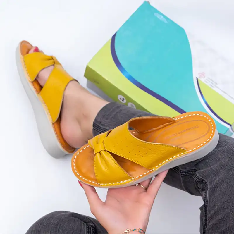 دمپایی زنانه مدل چرم طبیعی کد 044t.k رنگ زرد