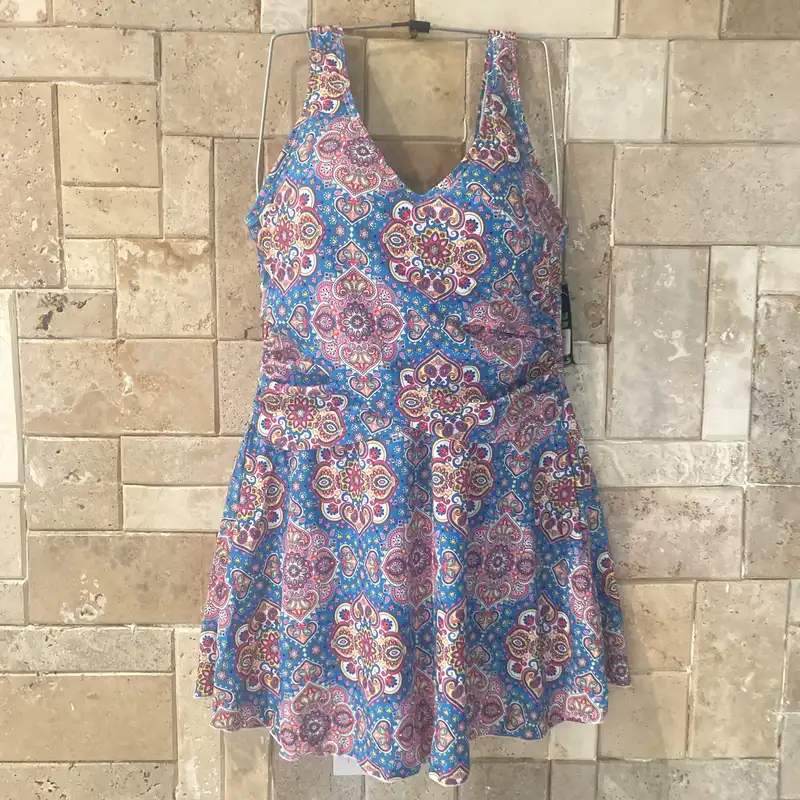 مایو زنانه مدل دامن دار آستردار کاپدار سنتی