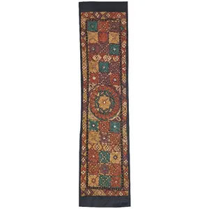 رومیزی سوزن دوزی کد SOOZRA101
