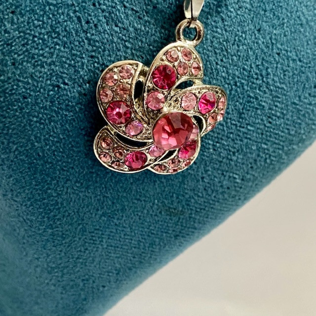 گردنبند دخترانه مدل B.E1123 گردنبند دخترانه مدل B.E1123