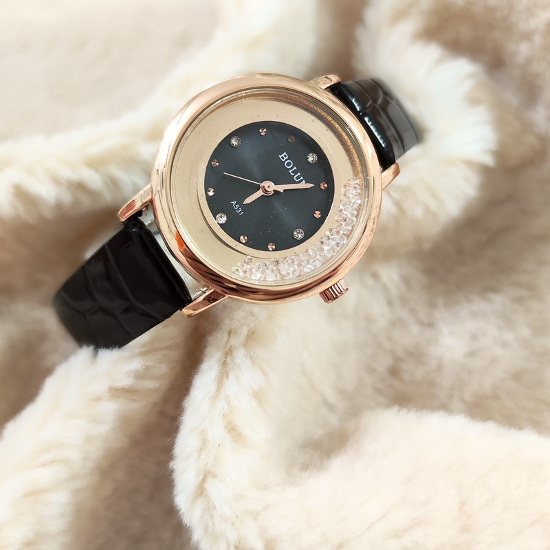 ساعت مچی عقربه ای زنانه بولون مدل دور شنی کد 2
