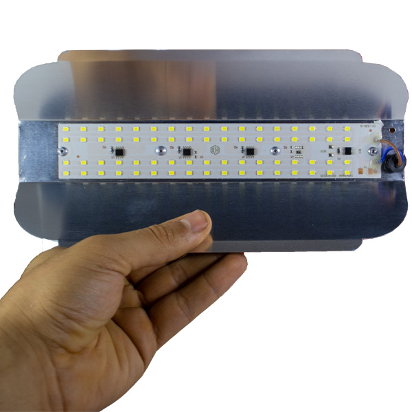 پرژکتور ال ای دی 50 وات مدل بیلبوردی کد 220V