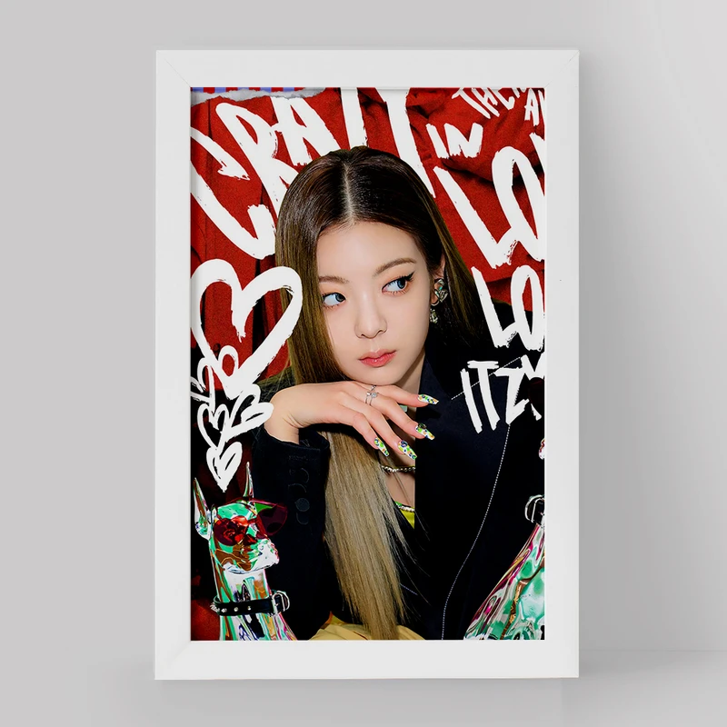 تابلو خندالو مدل لیا گروه ایتزی ITZY کد 20198