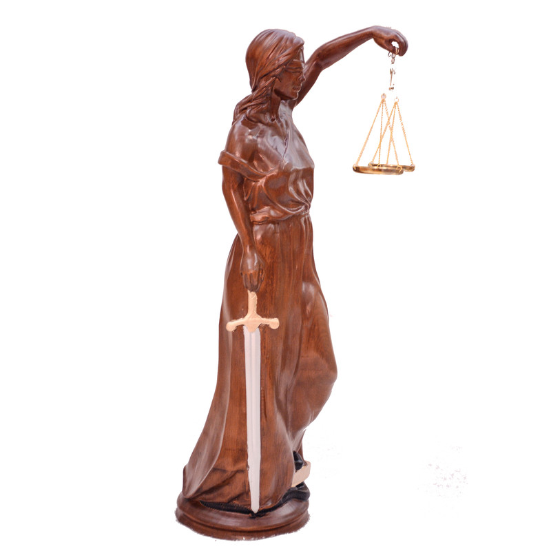 مجسمه مدل فرشته عدالت چوبی