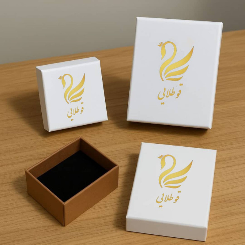 گردنبند طلا با طرح حلقه‌ای (فلامینگو) 18 عیار زنانه گالری قو طلایی مدل قلب تو خالی اورانوس