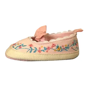 پاپوش نوزادی طرح گل کد T0047