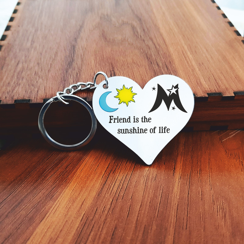 جاکلیدی گيلواره زراوشان مدل حرف M طرح ماه و خورشید کد DF014 جاکلیدی گيلواره زراوشان مدل حرف M طرح ماه و خورشید کد DF014