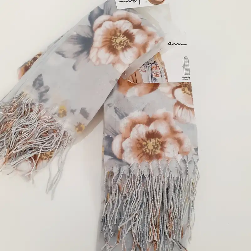 شال زنانه آی ام مدل گلدار کد 4444B