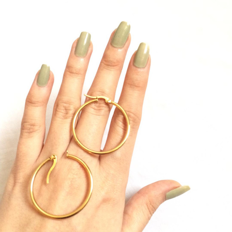 گوشواره زنانه مدل حلقه ای ساده استیل کد 164 گوشواره زنانه مدل حلقه ای ساده استیل کد 164