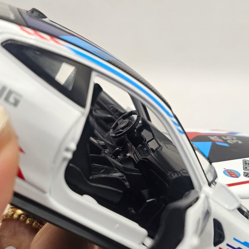 ماشین بازی ناب سل مدل بی ام و فلزی چراغدار موزیکال عقب کش M4 کد 1:32BMW M4 WHIT LIGHT&MUSIC