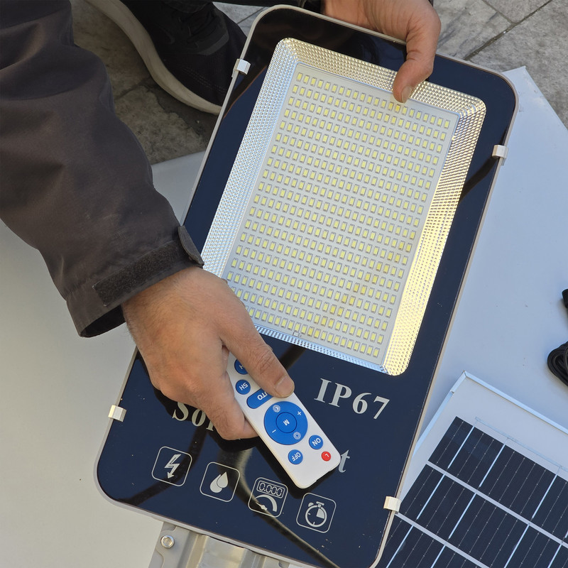 چراغ خیابانی خورشیدی 300 وات مدل ST-IP67 به همراه پنل خورشیدی