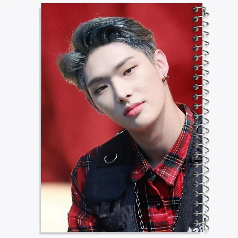 دفتر مشق 50 برگ خندالو مدل مینگی گروه ایتیز ATEEZ کد 21247